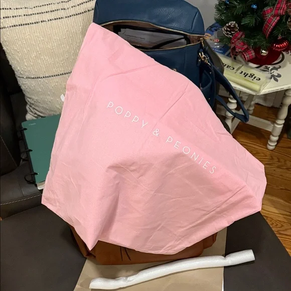 Poppy & Peonies Tan Leather Backpack - Picture 5 of 5